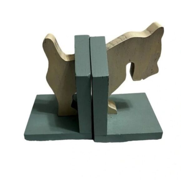 Vintage Other - Vintage Wood
Scottie schnauzer blue and white hand painted book ends